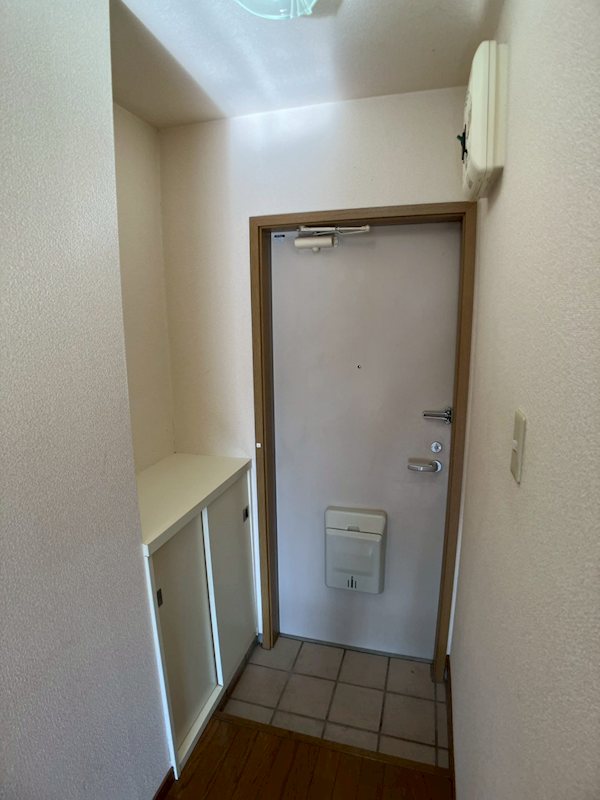 プチメゾン若葉Ｉ 玄関