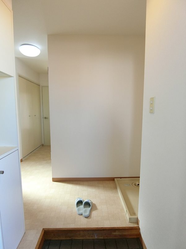 ホワイトパレス万年青 玄関