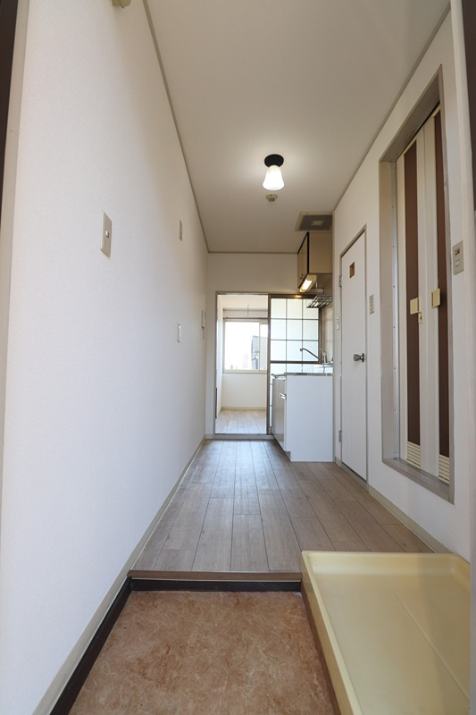 コートヴィレッジⅡ 玄関