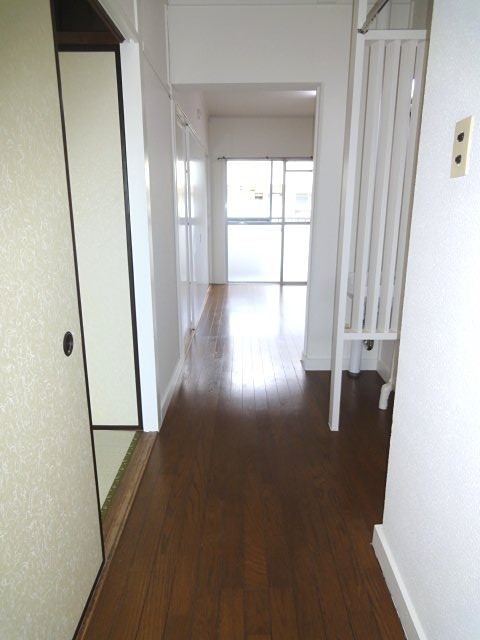 フラワーハイツB 玄関