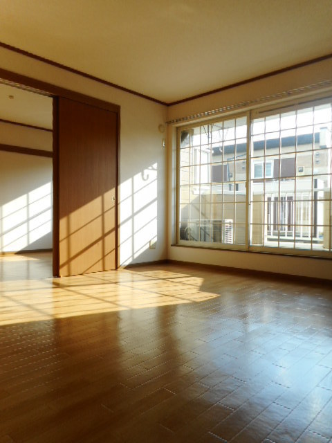 リファインドビレッジ リビング
