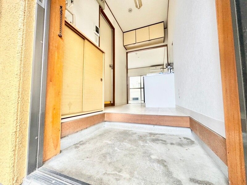 グランドール小林 玄関