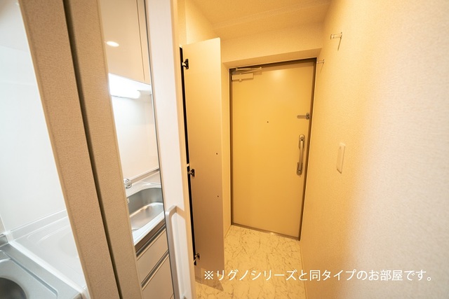 シャローム　Ｋ 玄関