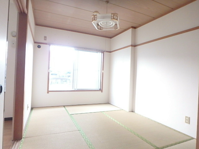 サンハイム橋本 ベッドルーム