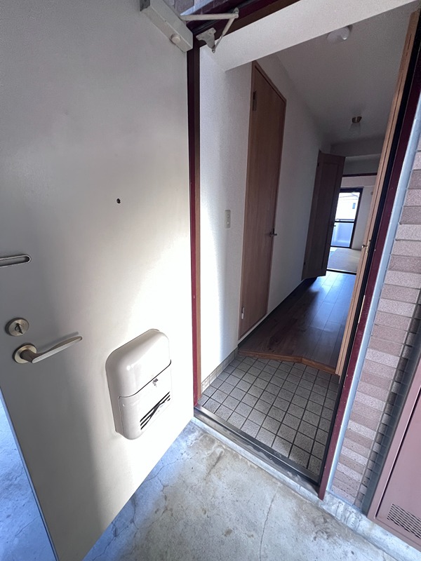 ドミール橋本 玄関