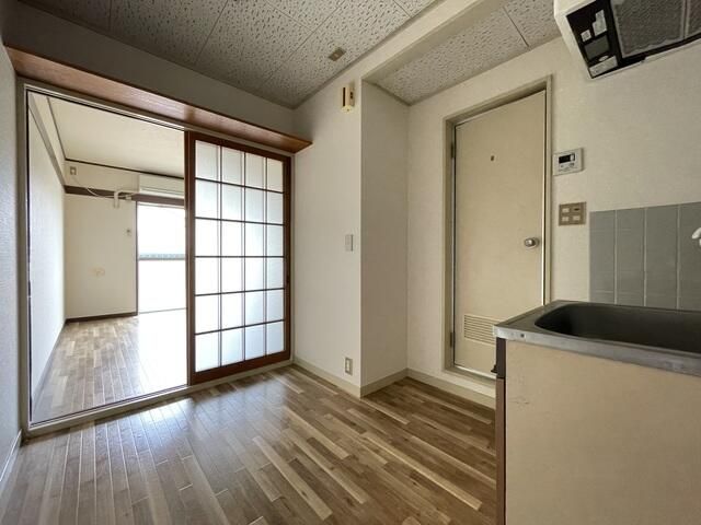 上原ビル ベッドルーム