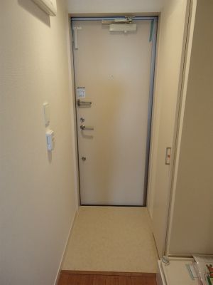 リブリ・gracious  玄関