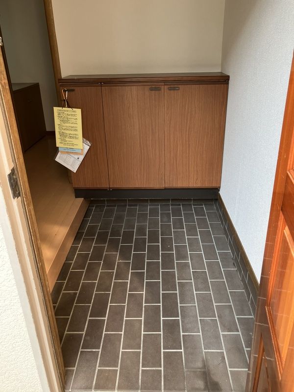 桜ケ丘四丁目戸建 玄関