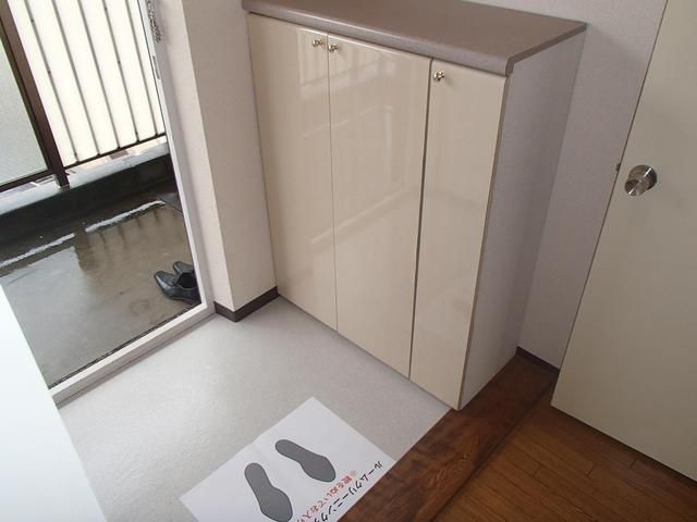 サンモールクレスト 玄関