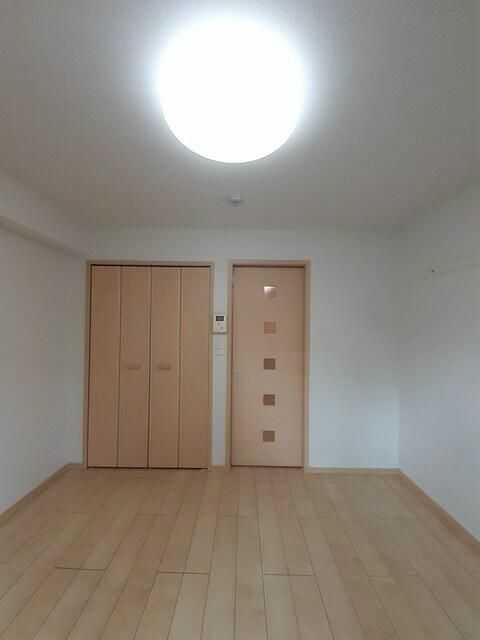 キアーラ ベッドルーム