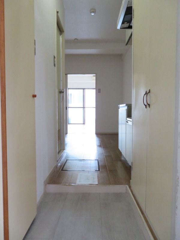 APARTMENT THE TAMA 玄関