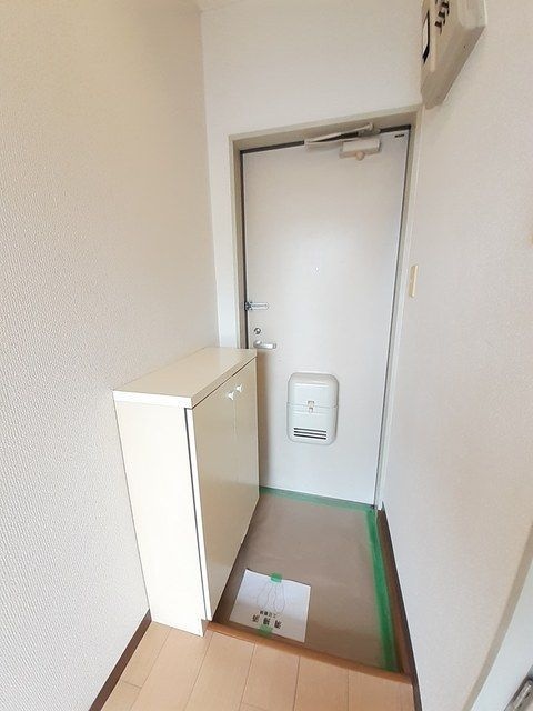 エステートヒマワリ 玄関