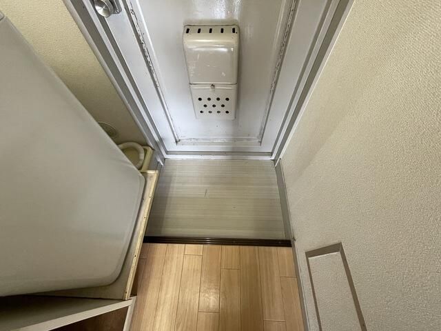 フローラ内田 玄関