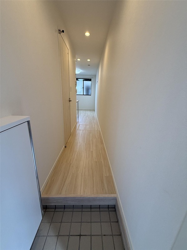 ラトゥール橋本 玄関