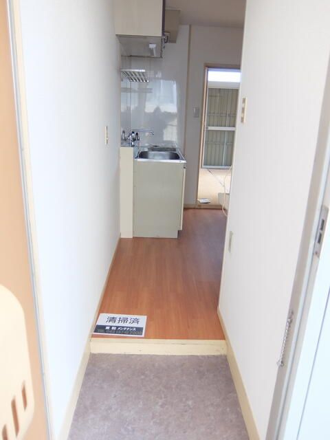 若葉ハイツ 玄関