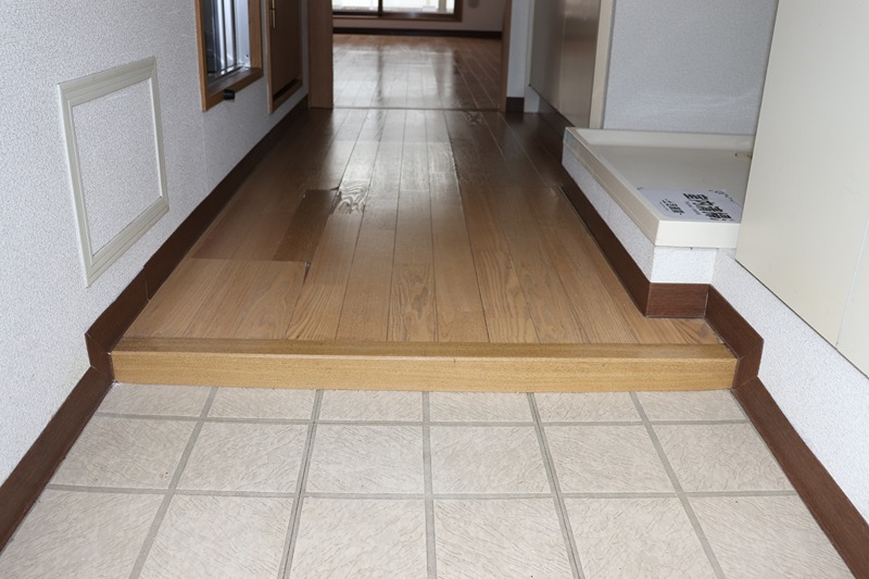 メゾンエスト 玄関