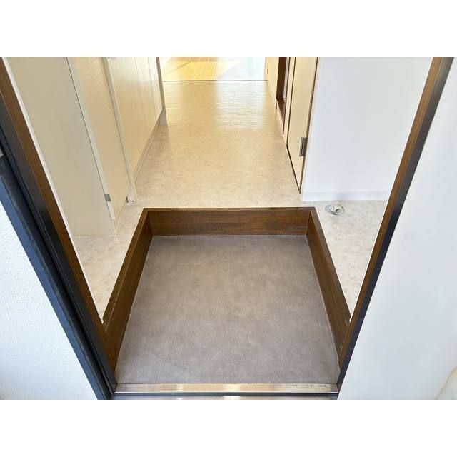 メゾンゼルコーワ 玄関