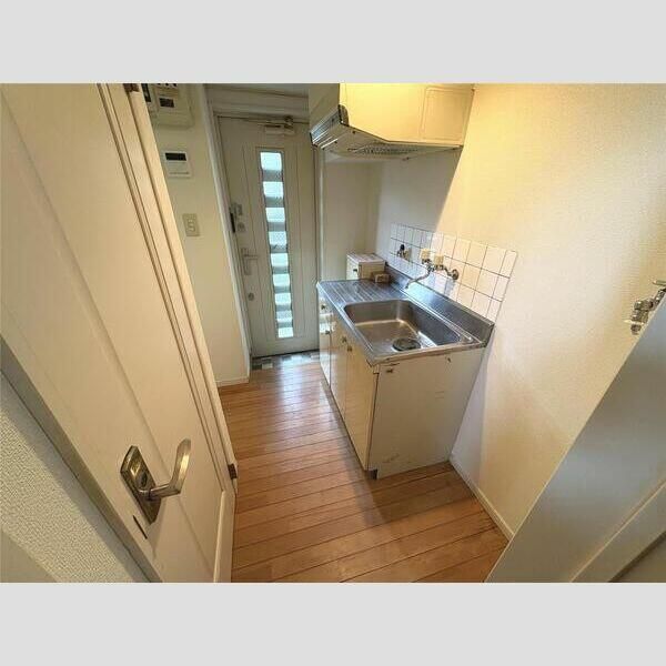 ロッシェル相生３号棟 玄関