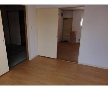 エステートピア原４ 玄関