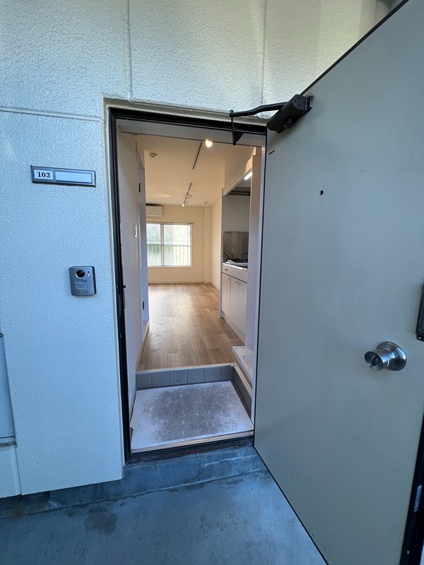 サンアベニュー秋葉 玄関