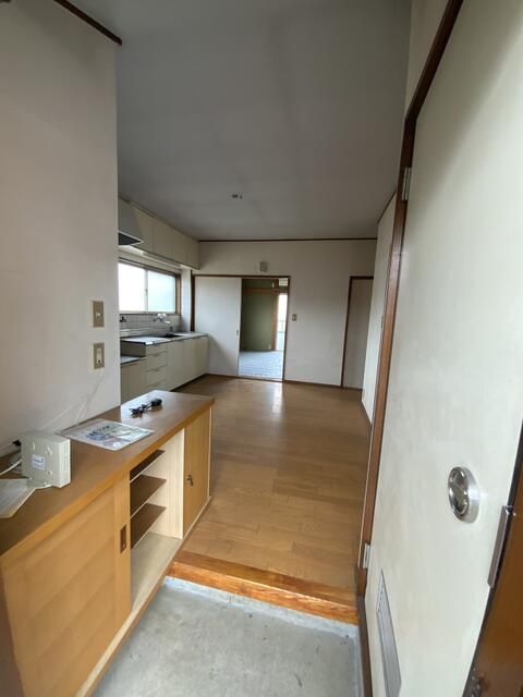 ハイツ７７ 玄関