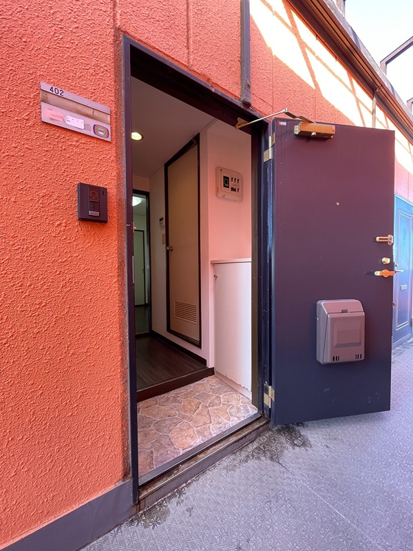 山寺ビル  玄関