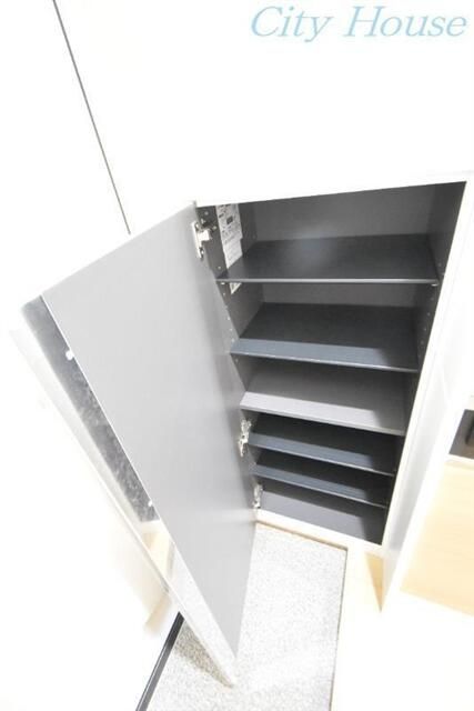 オークウッド多摩境 玄関