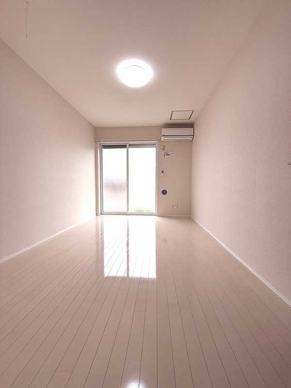 ルシェリア田名塩田 リビング