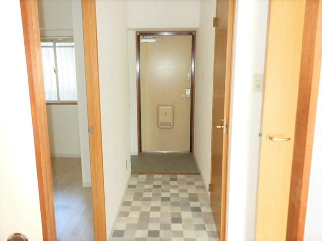 プラザイワモト 玄関