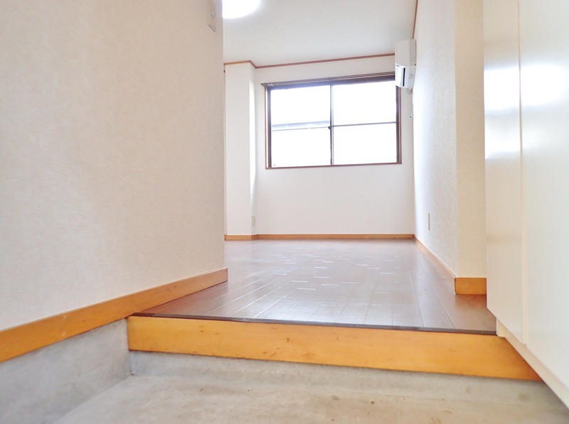 遠山マンション  玄関