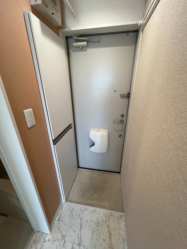 モンパルナス 玄関