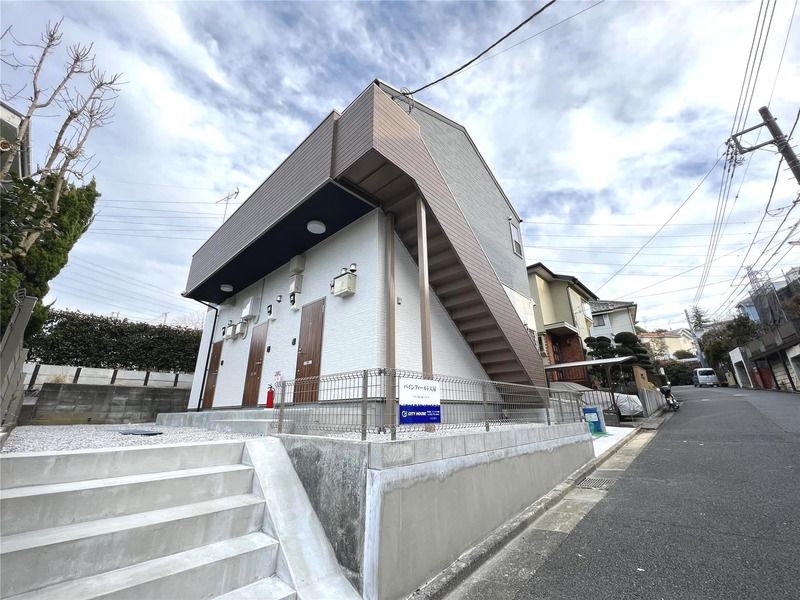 パインフィールド大塚 201号室 外観