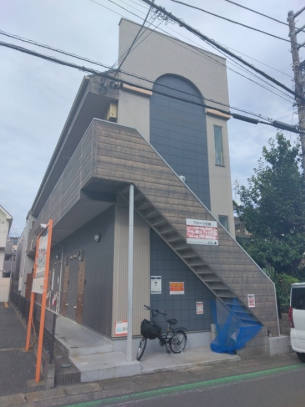 フローラ共和 104号室 外観