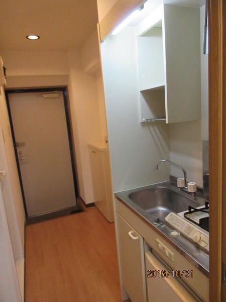 アンティーブ キッチン