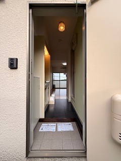 ピースフル坂下 玄関