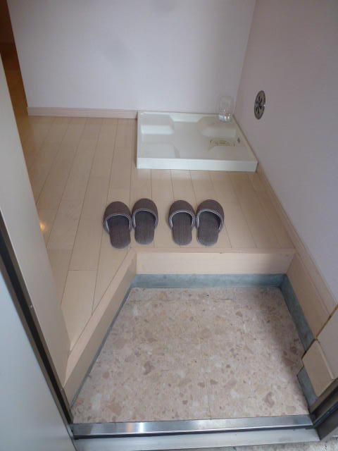 メゾンエレンデール 玄関