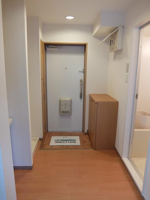 フィオリーレタカラノ 玄関