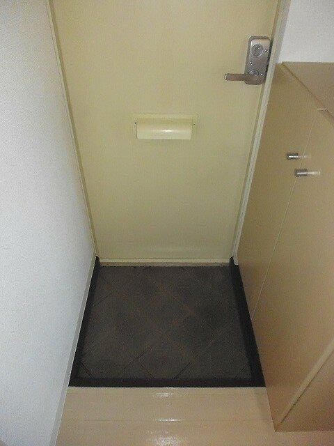 プレジオ藤井 玄関