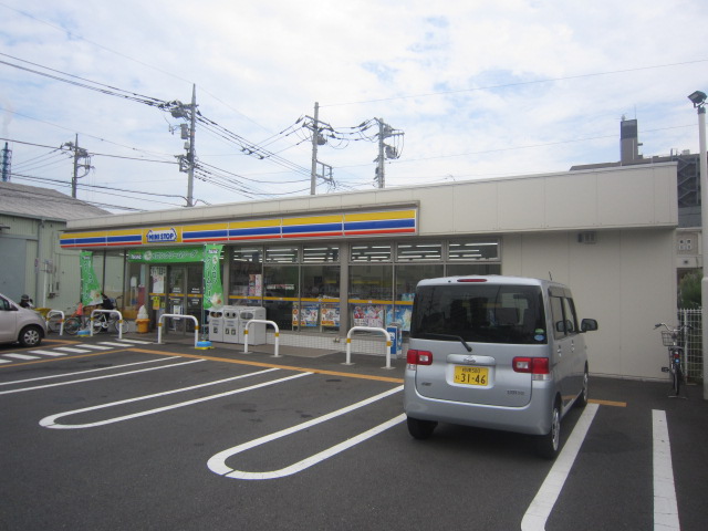 サーティーフォービル 周辺画像1