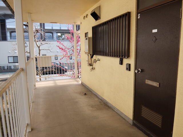 フローラルカネコ 玄関