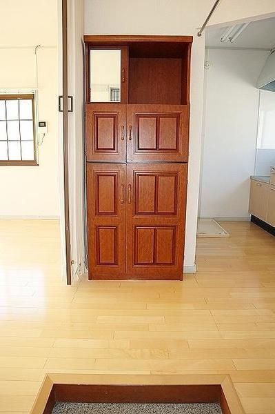 クレストハイム 玄関