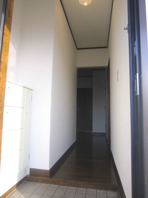 グリーンアベニュー　2号棟  玄関