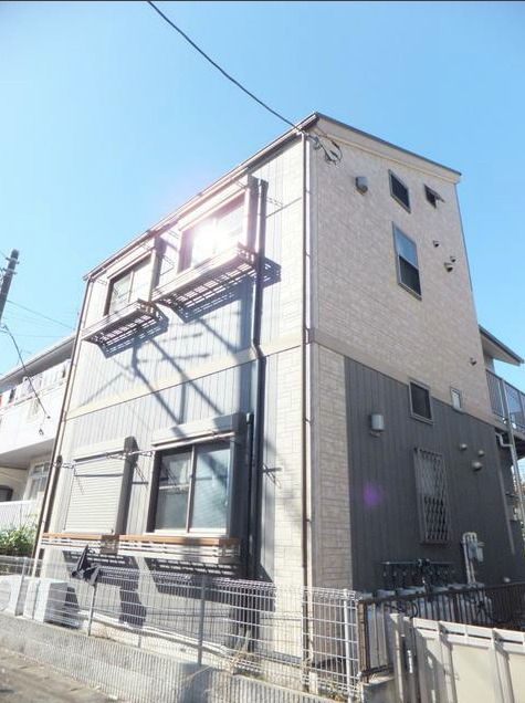 フロイデンブルク 102号室 外観