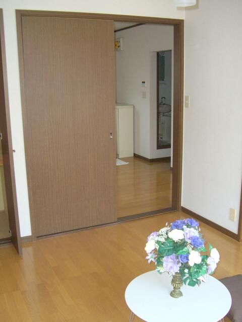 ラークタカ共和Ｂ ベッドルーム