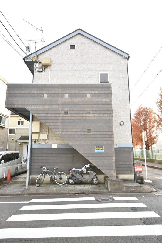 ボン・ボヤージュ 202号室 外観