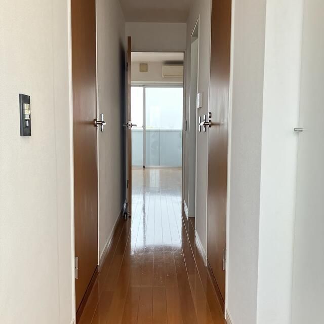 サーティーフォービル 玄関