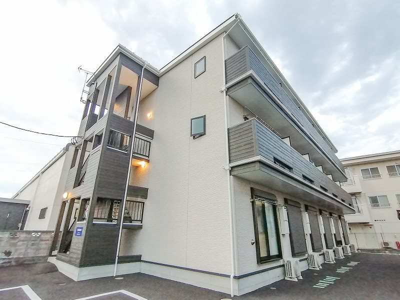 スタツィオーネ  202号室 外観