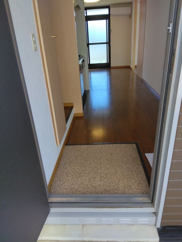 ソレイユ橋本 玄関