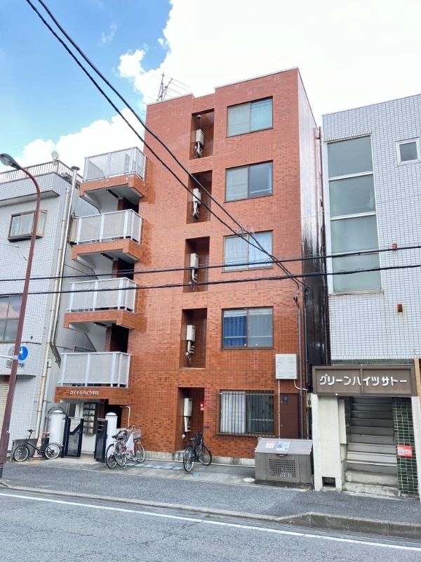 ロイヤルハイツ中川 402号室 外観