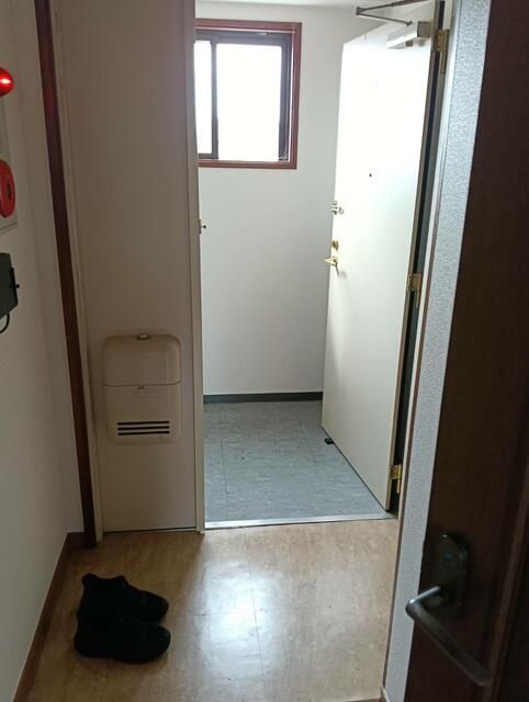 小野ビル 玄関